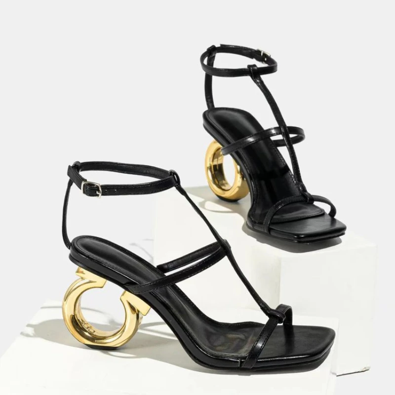 Women'S Accessories Trends 2025 - Mulheres sandálias de salto alto 2025
